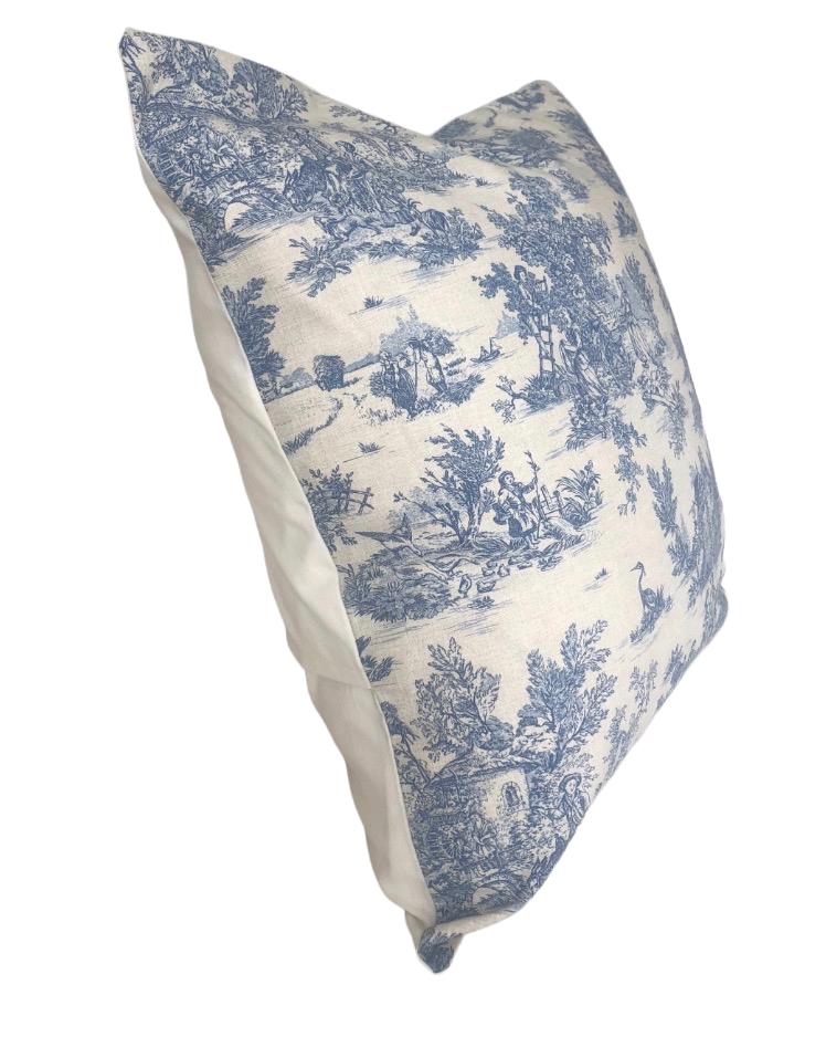 Blue toile de jouy cushion covers, French country pillows, farmhouse decor, large pillow shams