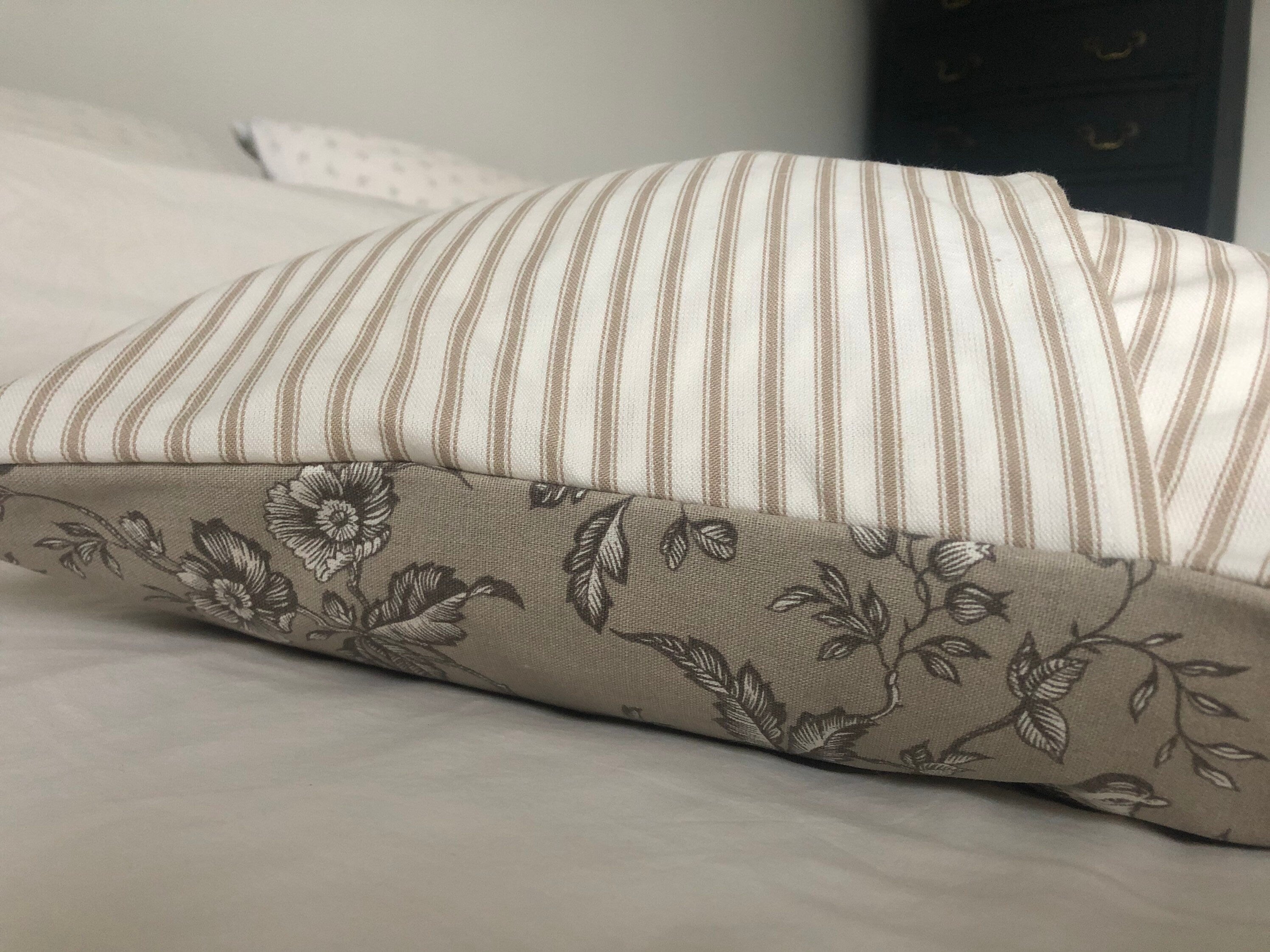 French Vintage Toile de Jouy Cushion Cover, Beige Linen Pillow
